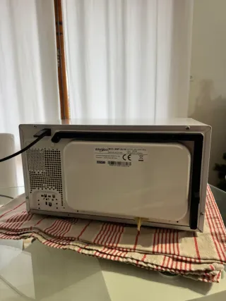 Microonde Whirlpool bianco