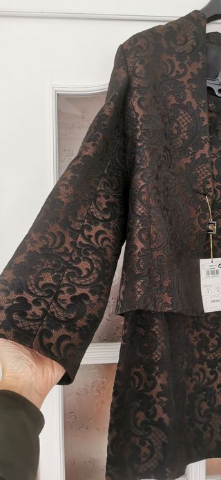 Conjunto Pilar Rueda Chaqueta y Falda Negro/Oro