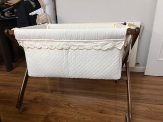 Minicuna tijera cuidada