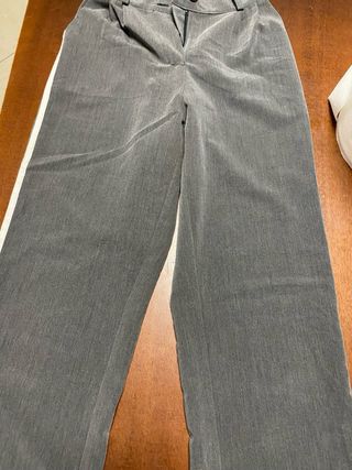 Tailleur grigio con bande laterali