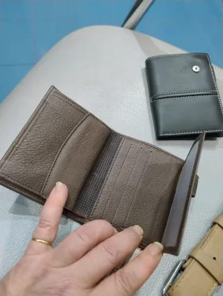 Cartera de piel hombre.