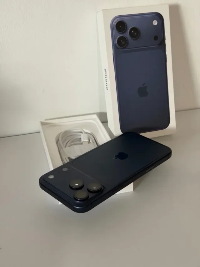 iPhone 17 Pro Max Blu Nuovo