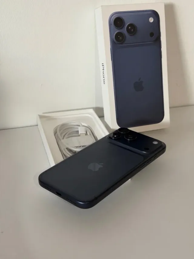 iPhone 17 Pro Max Blu Nuovo