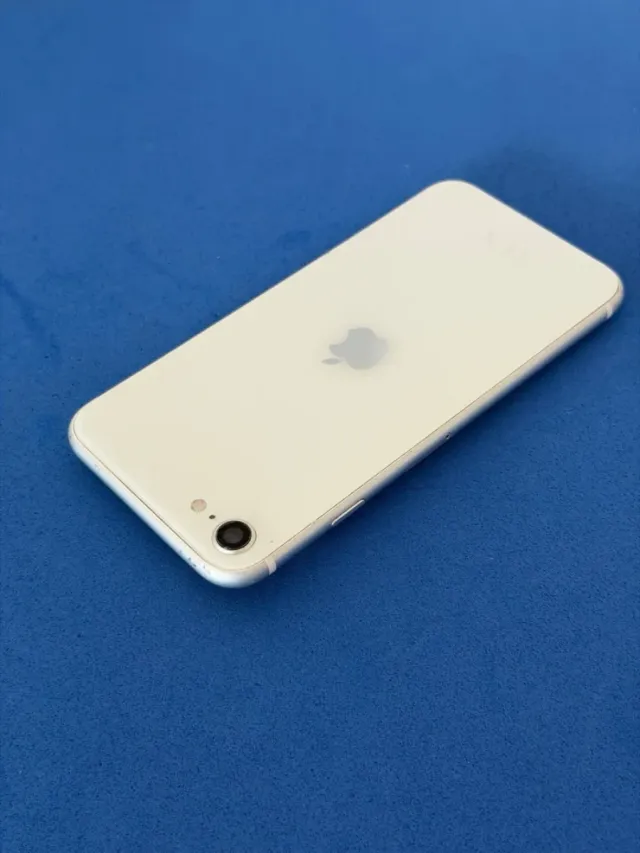 iPhone SE 64GB Argento