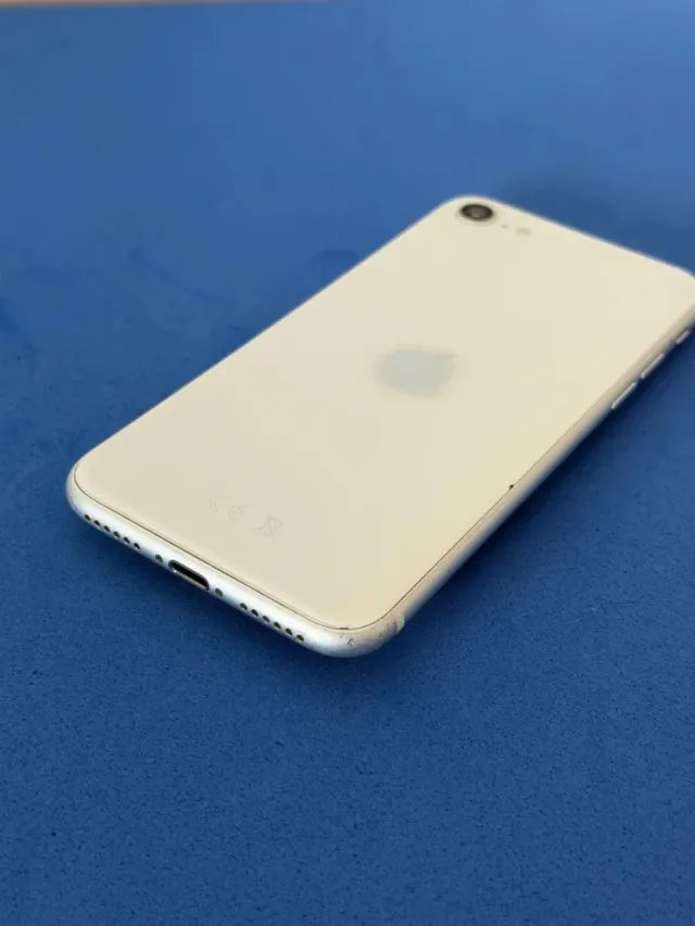 iPhone SE 64GB Argento