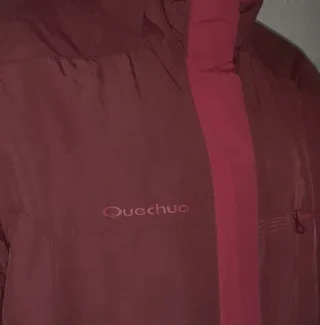 Chaqueta Quechua Roja con Capucha