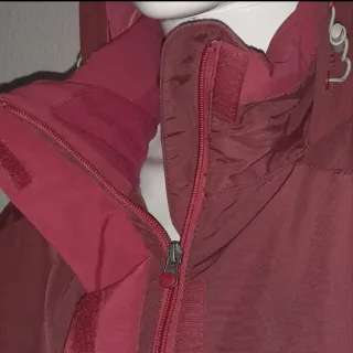 Chaqueta Quechua Roja con Capucha