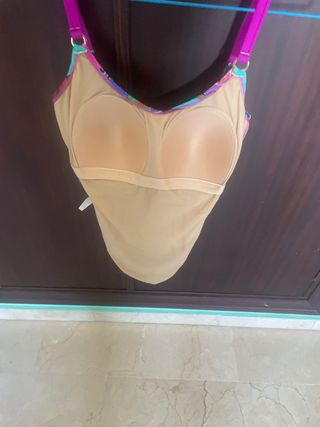 Costume da bagno con stampa tropicale