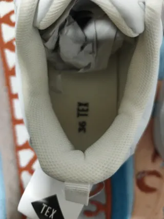 Sneakers bianche con velcro per bambini/e