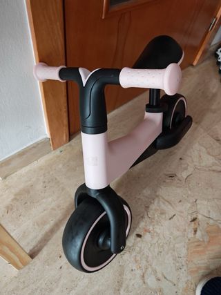 Bicicleta infantil rosa y negra