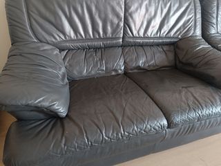 Divano a 2 posti in pelle grigia