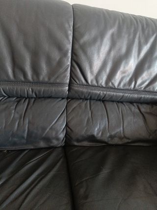 Divano a 2 posti in pelle grigia