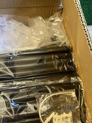 Guardaroba SONGMICS, 6 livelli, 1 asta per vestiti, tessuto non tessuto, struttura metallica, 45 x 88 x 168 cm, per camera da letto, corridoio, guardaroba, nero con motivi a spina di pesce RYG084B22