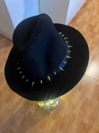 Sombrero Amarillo Zara con Plumas