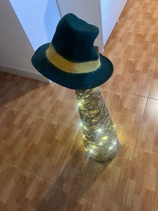Sombrero Amarillo Zara con Plumas