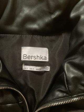 Chaleco acolchado Bershka negro
