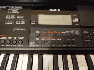 Teclado Casio CT-X700