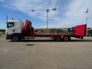 Scania G 400-CAMIONES PORTAMAQUINARIAS