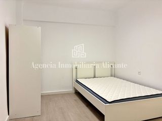 Piso en alquiler en Carolinas Bajas en Alicante