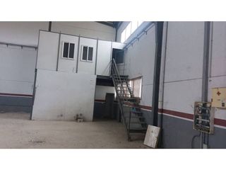 Nave industrial en venta en Lucena