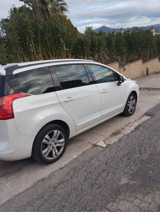 Peugeot 5008 2017