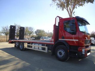 Volvo FL 320-CAMIONES PORTAMAQUINARIAS