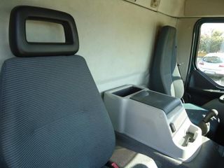 Volvo FL 320-CAMIONES PORTAMAQUINARIAS