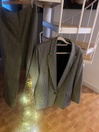 Traje ZARA: Pantalón y Blazer Gris