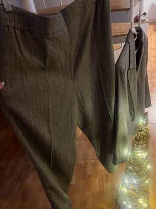 Traje ZARA: Pantalón y Blazer Gris