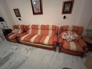 Set di divani e poltrone in tessuto e legno