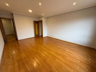 Piso en venta en Plaza España - Villa Pilar - Reyes Católicos - Vadillos en Burgos