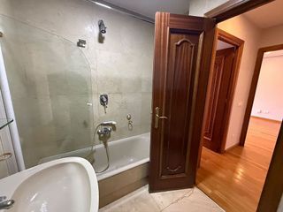 Piso en venta en Plaza España - Villa Pilar - Reyes Católicos - Vadillos en Burgos