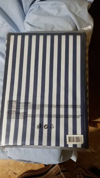 Scaffale a parete in tessuto con 10 scomparti