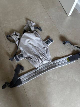 Mochila portabebés Boba Bliss gris