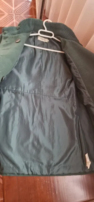 Abrigo verde tres cuartos