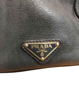 Borsa Prada a spalla in pelle nera