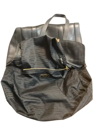 Borsa Prada a spalla in pelle nera