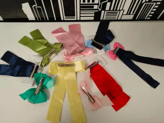 Set di Accessori per Bambina: Nastri, Elastici, Forcine