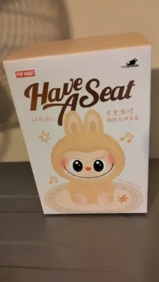 POPMART LABUBU Have a Seat Zizi Originale