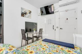 Piso en venta en El Turó de la Peira en Barcelona