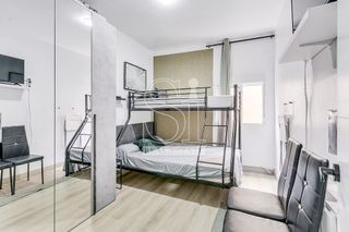 Piso en venta en El Turó de la Peira en Barcelona