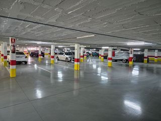 Garaje en venta en Nueva Andalucía centro en Marbella