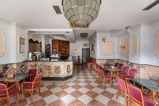 Local comercial en venta en Avda. Federico Garcia Lorca - Nueva Estación Autobuses en Granada