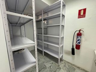 Oficina en alquiler en Playa de la Fontanilla en Marbella