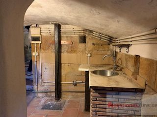 Local comercial en alquiler en Casco Viejo en Bilbao