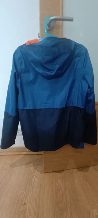 Chubasquero Decathlon niño T.14-15