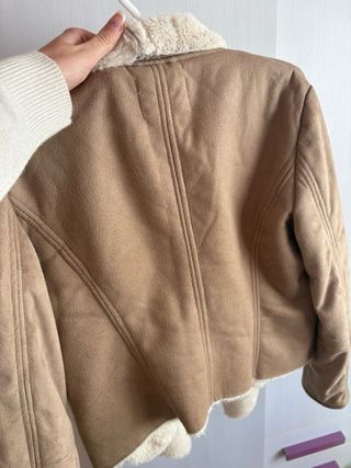 Chaqueta Bershka pelo marrón Talla S