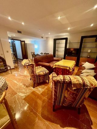 Piso en alquiler en Los Remedios en Sevilla