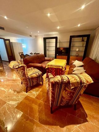 Piso en alquiler en Los Remedios en Sevilla