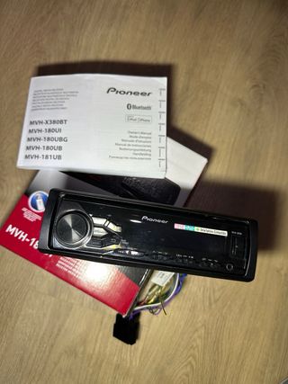 Radio Pioneer MVH-180UI Digital Media Receiver